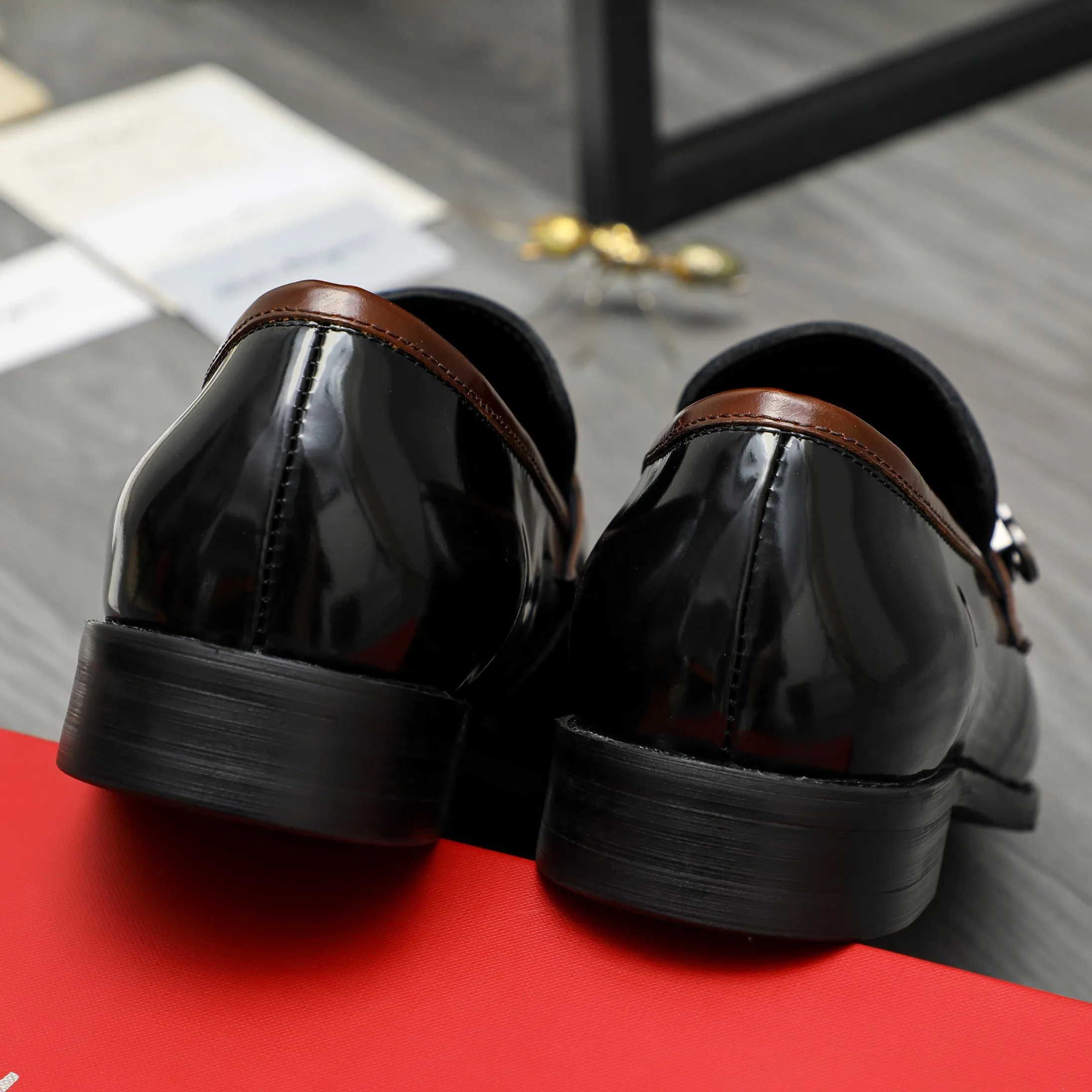 Men's shoes 💰460 Product trademark: Ferragamo "Ferragamo" business slip-on leather shoes Regular size: 39-44 Product materials: Selected high-quality pearlescent cowhide upper, cowhide lining, original outsole